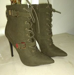 NWB Shoe dazzle stilleto olive boots